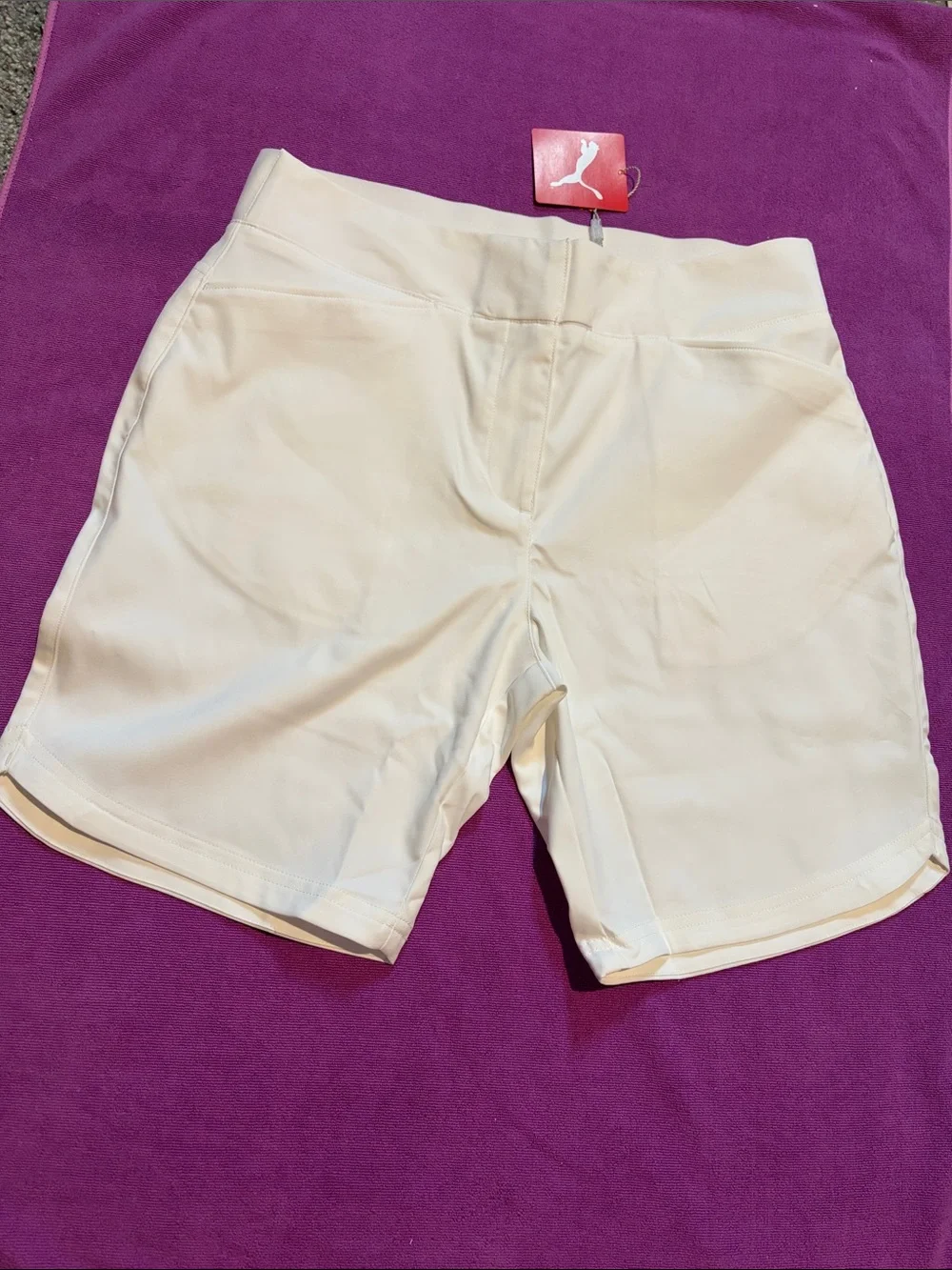 🤍 NWT Puma Women's White 8” Inseam Bermuda/Walking Shorts. Size Medium